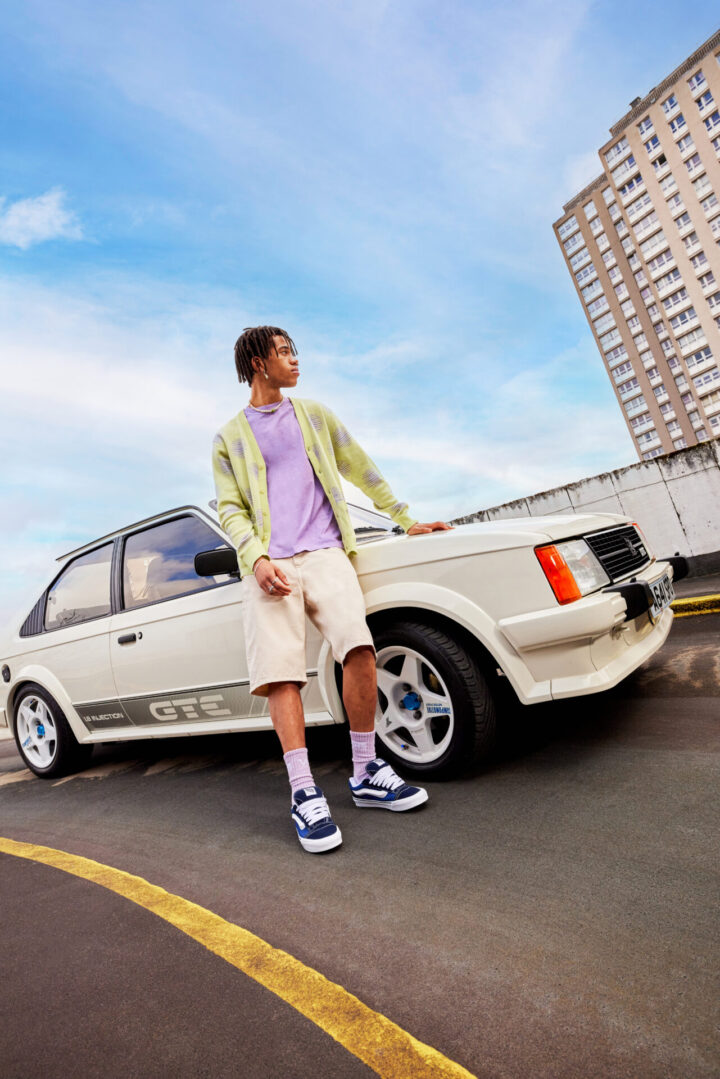 Vans Knu Skool - Person standing in front of a car