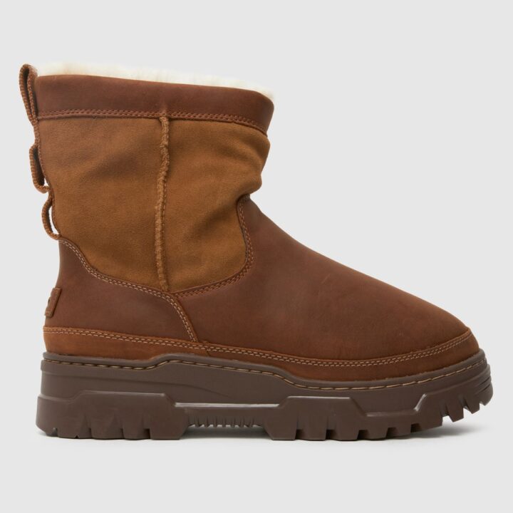 UGG heritage pull-on trailgazer,