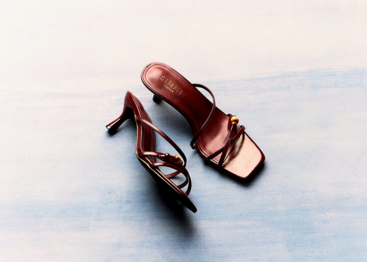 A pair of the SIMMI Farah Kitten in burgundy.